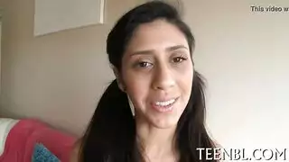 ملكة البلع العميق تأخذ قضيبي في رحلة فم شهوانية