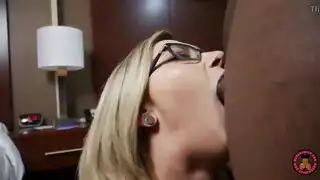 بورن عنيف دولي