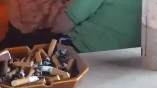 إباحية مراهقة وحيدة: استمناء قاسي في الخارج حتى الذروة