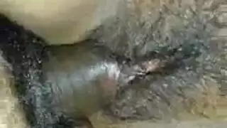 لبنانية تنتاك مع حارس العمارة
