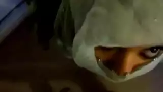 وجهة نظر: عاهرة ترتدي النقاب تمتص بعمق وتبتلع