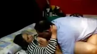 فيلم إباحى مصرى رجعى: نيك ثلاثى لخادمة مصرية سمراء