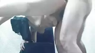 شهوة محرمة: أم خليجية مثيرة وعشيقها يجنحان للوحشية