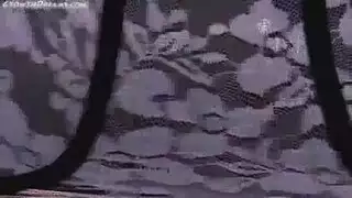 لقاء من الشارع إلى الجنس في المقعد الخلفي: سائق التاكسي ينفذ