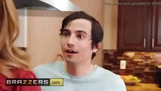 مطبخ الجنس: أم تُنكح بقوة من صديق ابنها