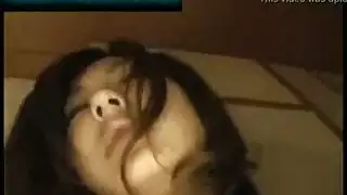 راي ضخمة الصدر تحصل على قذف وجهي واستحمام سائل منوي على ثدييها