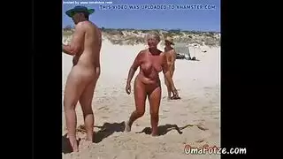 أربعة بالإصبع بهلواني في السيرك فرو