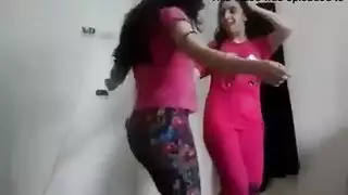 تسجيل كاميرا لفتيات مصرية تستمتعن بجنون