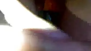 مثلية ثنائية الجنس: فتاتان تعبدان قضيباً واحداً