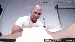 جلسة تدليك إباحية حارة: قضيب المدلك بعمق داخلها