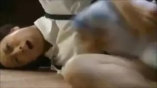 جنس ياباني متطرف: فتاة جميلة تتعرض لإيلاج قاس