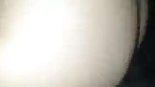 سر الرجل المتزوج: جنس شرجي قاسٍ مع فتاة سوداء بشعر مجعد