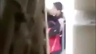  إباحية المحرمات العائلية: محاصرة المحجبة لجلسة إثارة ساخنة