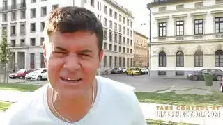 لانا رودز تعرف ما يجب القيام به مع ديك صديقها الصخور الصلبة ، بسرور