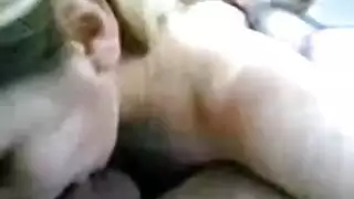 حفلة نكاح في المزرعة: مراهقة تمص ثم تأخذ شرجًا قاسيًا