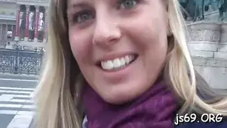 غريب يضاجع جان بقوة بعد أن تخلع ملابسها