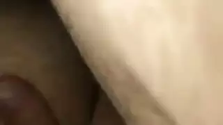 زوجة تستعد لجلسة مقص صريحة عرقية