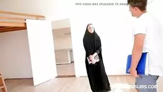 قحبة عربية هايجة علي الزل