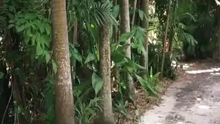 احتفال جماعي في البرية: فعل مسيطر ومص عنيف