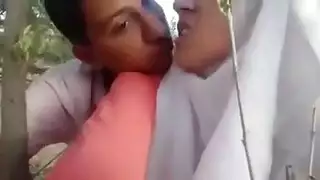 شاب مغربي مثير يقبل بشغف ويمارس الجنس العنيف