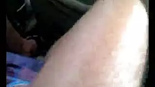 هندية تمص زب صاحبها في السيارة وتلعه و تمتعه بقوة