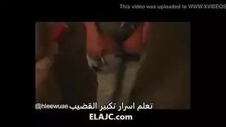 حفلة نكاح عربية ساخنة: شراميط تئن أثناء وضعية الكلب الخشنة