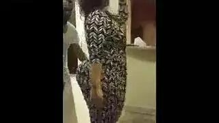 العاهرات العربيات ينكحن بشدة في طاقم رقص مثير