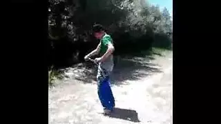 فتيات جامحات يقدمن عرض تعري إباحي مثير