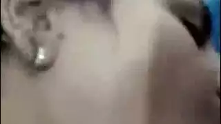 شاب عربي سمين يستمتع بجلسة مص مكثفة لقضيبه