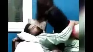 شاب يستغل غياب اهل ويحصر اخته