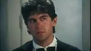 روزا كارسكلو تُملأ في كلا الفتحتين في بورنو ثلاثي إيطالي