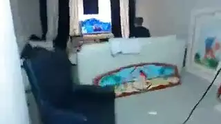 وقالت انها يطلق النار علي صديقتها عندما كنت علي حد سواء ممارسه الجنس وانها لديها بعقب كبيره