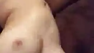 الفاتنة الحارة تفتح فخذيها لمشهد استمناء مثير