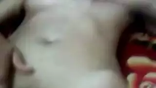 بنات وقحات تأخذن إيلاج مزدوج في فيلم إباحي قاس