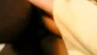 لبنانية ساخنة تأخذ قضيبًا صارخًا أمام الكاميرا