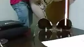 جنس زوجي مكثف: زبر كبير يدك كس مبلول بعنف