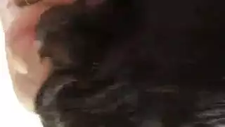 جلسة إباحية خاصة: يقسم على إبقاء فيلمها السري