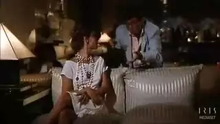 فتاة إيطالية ساخنة تتعرض للضرب في مشهد صريح