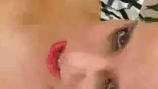 إم ممحونه ترضع ابنها