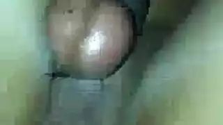 آسيوية كبيرة الثدي تمتلئ بقضيب أسود وحشي