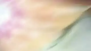 استغلال مثلية: أم سمراء تُدك بعمق في مشهد إباحي قاسي