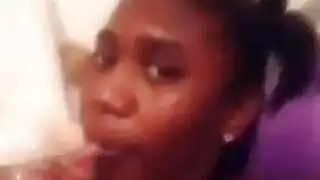 الفتاة الكورية تتوق لقضيب ضخم لاختراق عميق وقاس