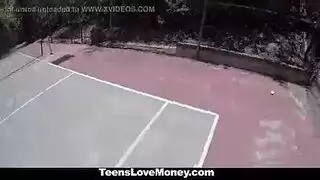 قضيب أسود ضخم يركب راكبة الخيل برحلة جامحة