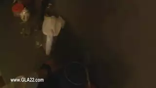 الشقراء تستخدم لعبة مطاطية للوصول لهزة جماع شديدة