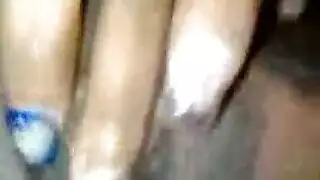 جلسة اختناق بالقضيب الأسود الضخم في الحلق العميق