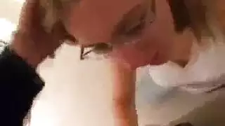 زب مراهق يدمر كس مبلل في فيديو منزلي إكس إكس إكس