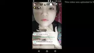 مراهقة صغيرة تحصل على قذف داخلي في فيلم إباحي قوي