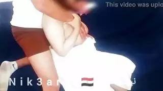 ام رامي مصرية شاربة خمرة تدخل اوضة ابنها وتطلب منوا يعمل لها مساج ” تدليك ” فينتصب زبرو عليها باهات مصرية