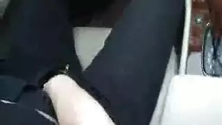 جماع بحزام في غرفة النوم: أنين زوجته يتردد في أنحاء المنزل