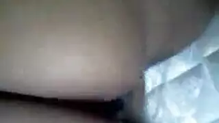 فرج المراهقة المشعر للورا سانتاند وفمها القذر يخدمان العشيق الأسود أليكس